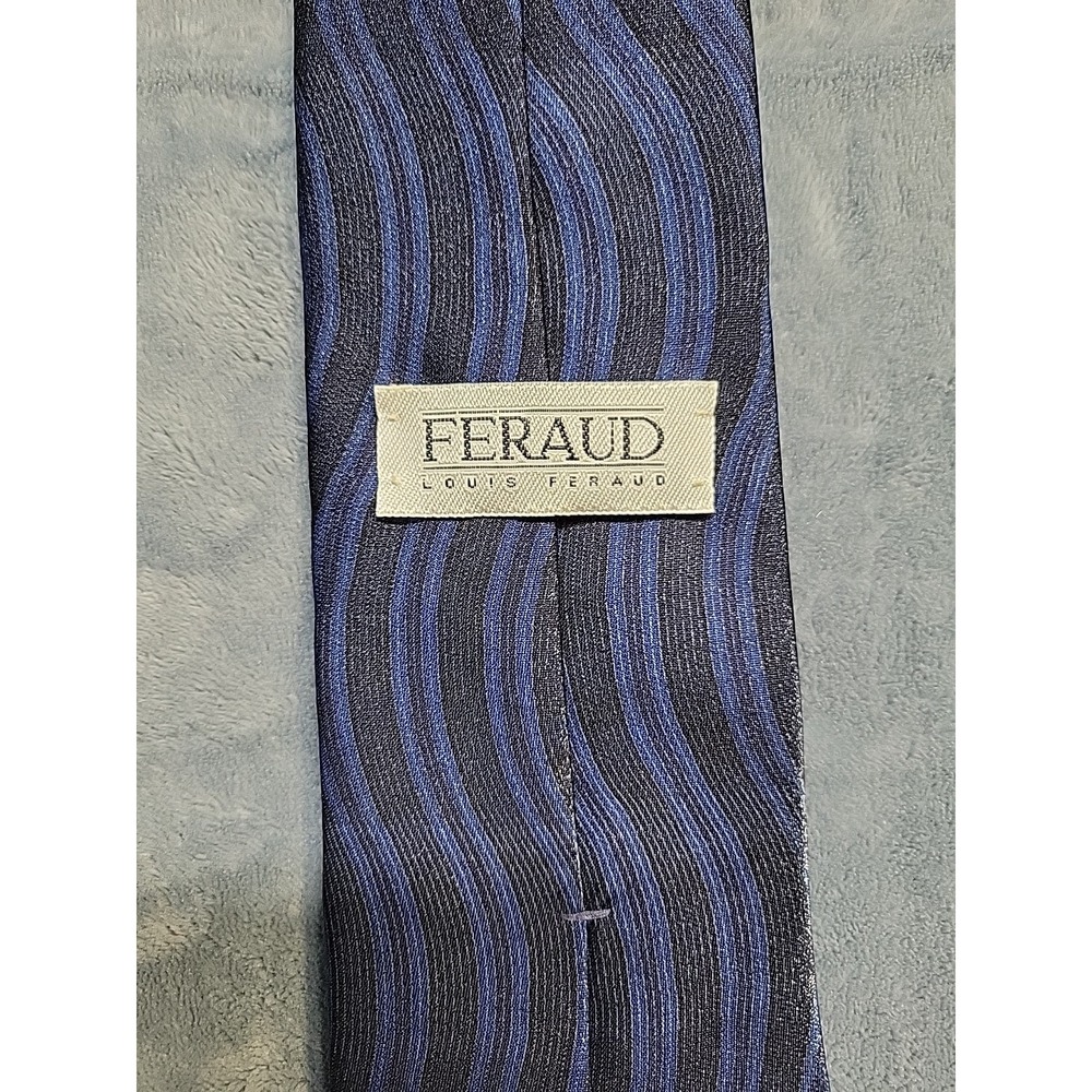 Vintage Louis Feraud Tie – Blue Striped/Wavy Designer Tie Made in Italy/USA - Picture 2 of 6